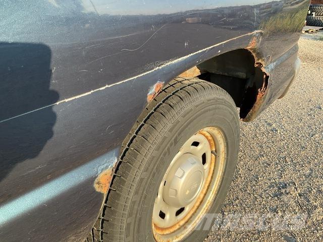 Ford E-150 XL 自動車