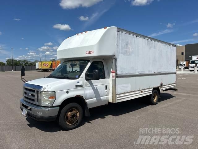 Ford E-350 ボックストラック