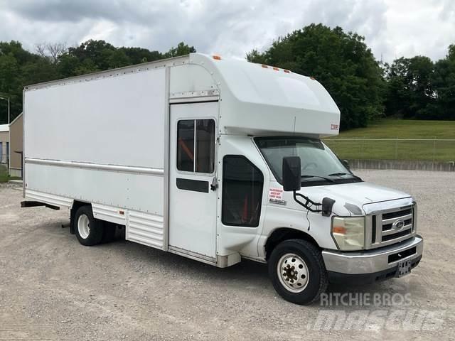 Ford E-350 ボックストラック