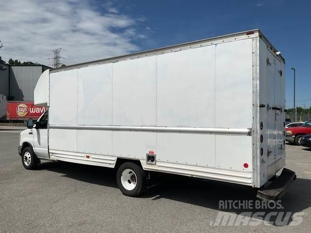 Ford E-350 ボックストラック