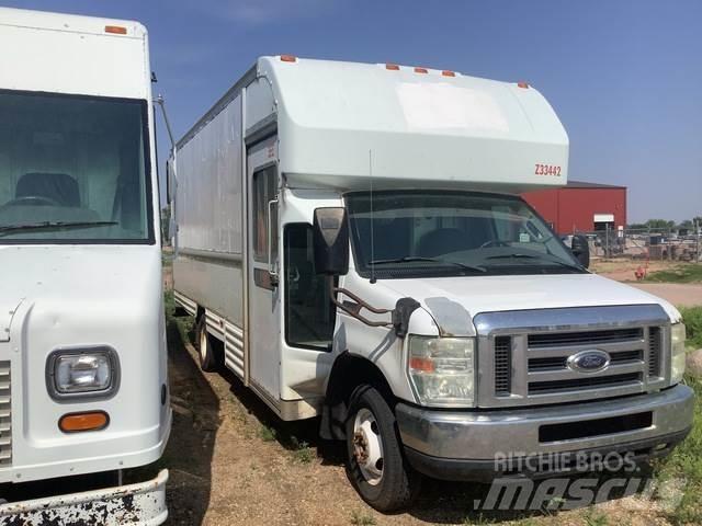Ford E-350 ボックストラック
