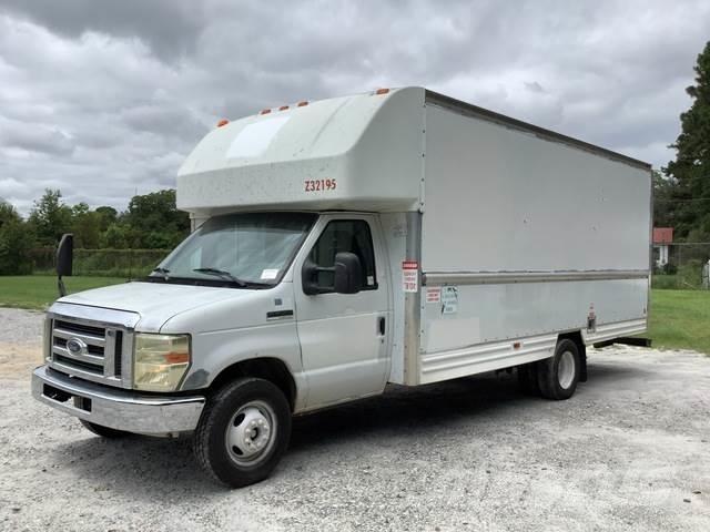 Ford E-350 パネルバン