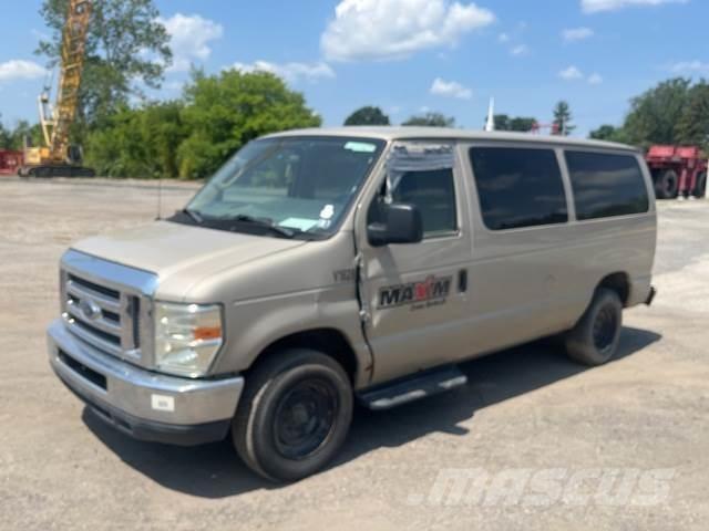 Ford E-350 自動車