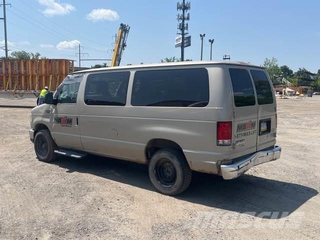 Ford E-350 自動車