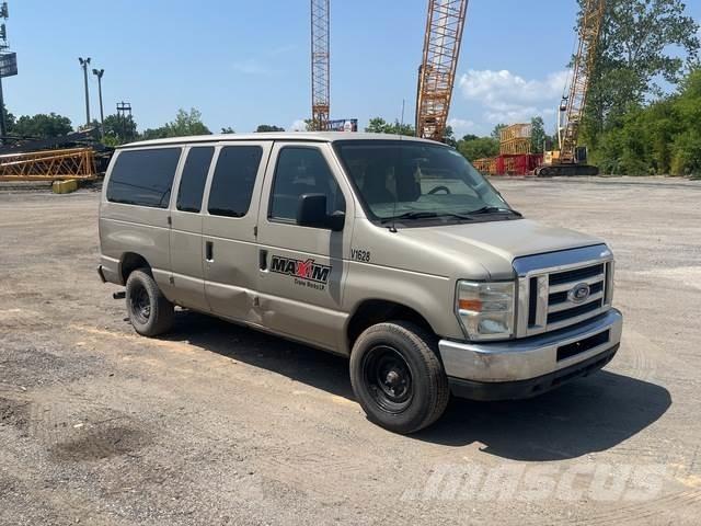 Ford E-350 自動車