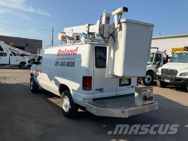 Ford E-350 トラック高所作業車