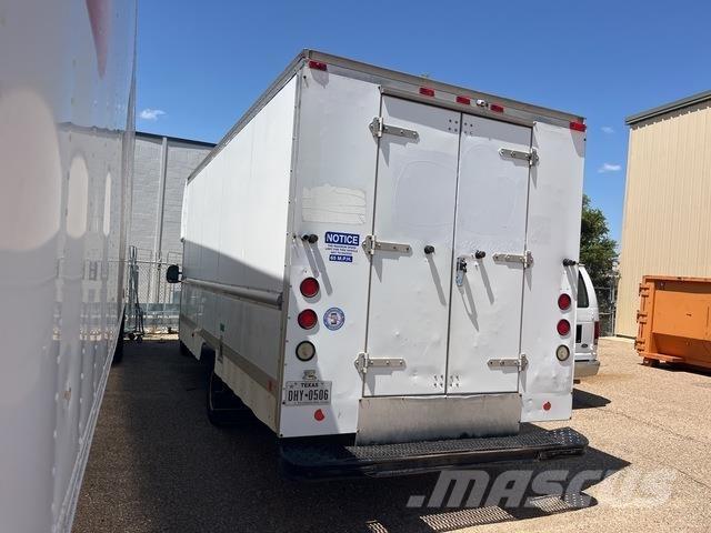Ford E-350 パネルバン