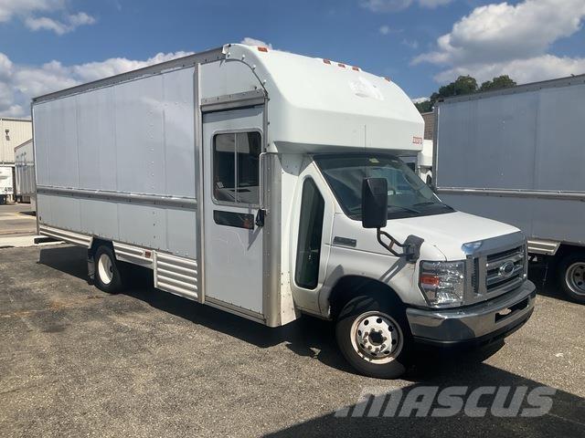 Ford E-350 パネルバン