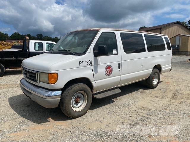 Ford E-350 自動車
