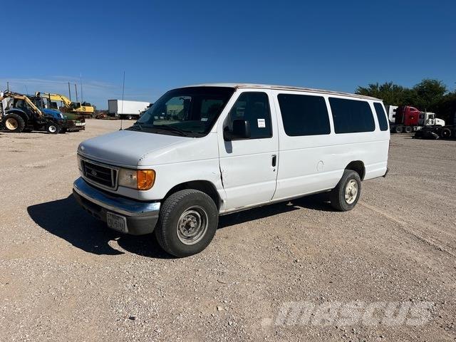 Ford E-350 自動車