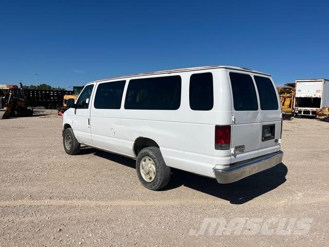 Ford E-350 自動車