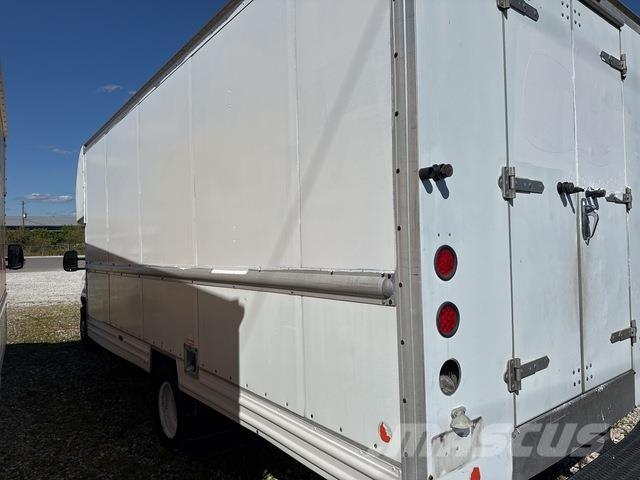 Ford E-350 ボックストラック