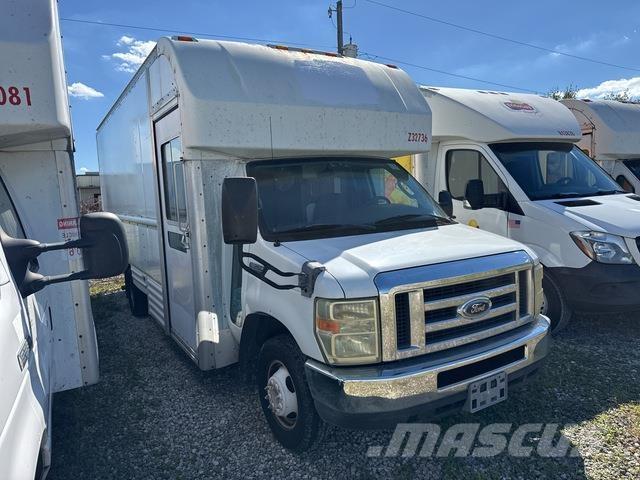 Ford E-350 ボックストラック