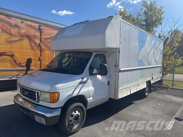 Ford E-350 ボックストラック