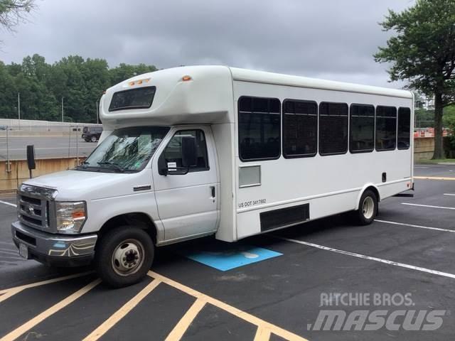 Ford E-450 マイクロバス
