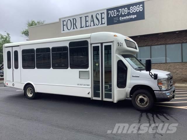 Ford E-450 マイクロバス