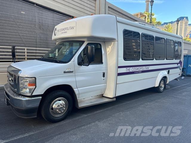 Ford E-450 マイクロバス
