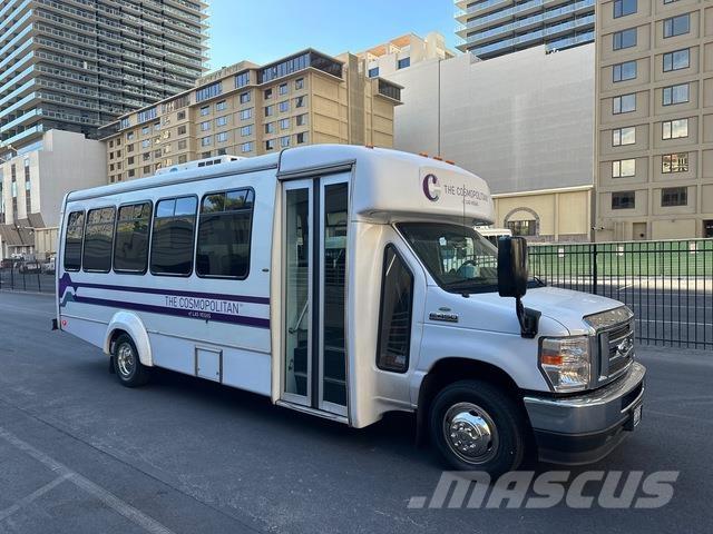 Ford E-450 マイクロバス