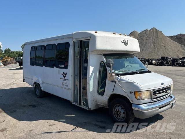 Ford E-450 マイクロバス