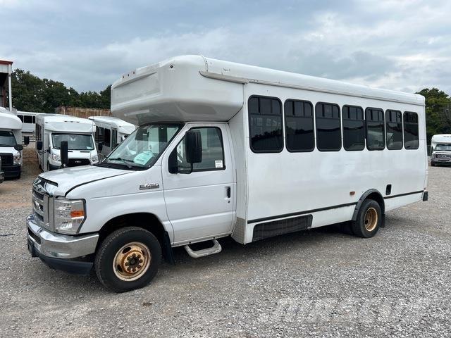 Ford E-450 マイクロバス