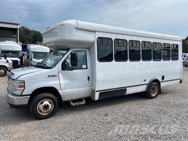 Ford E-450 マイクロバス