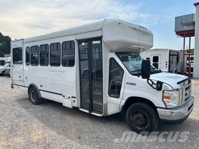 Ford E-450 マイクロバス