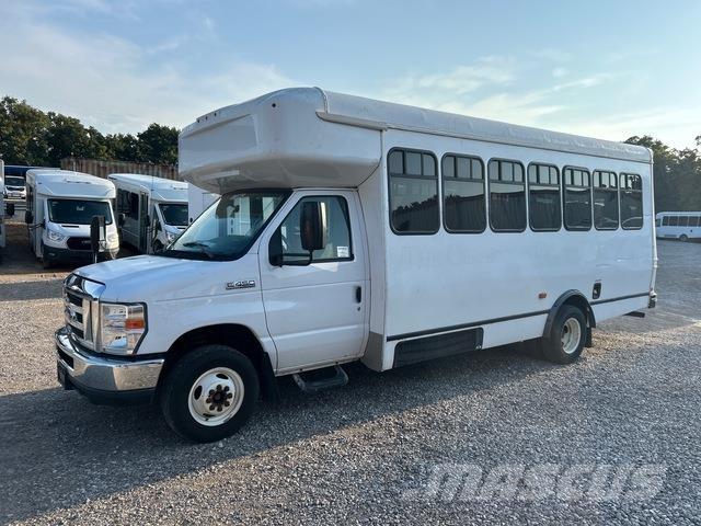 Ford E-450 マイクロバス