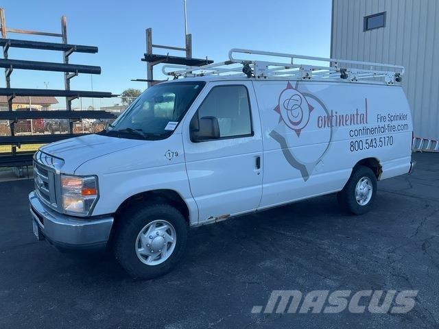 Ford E350 パネルバン