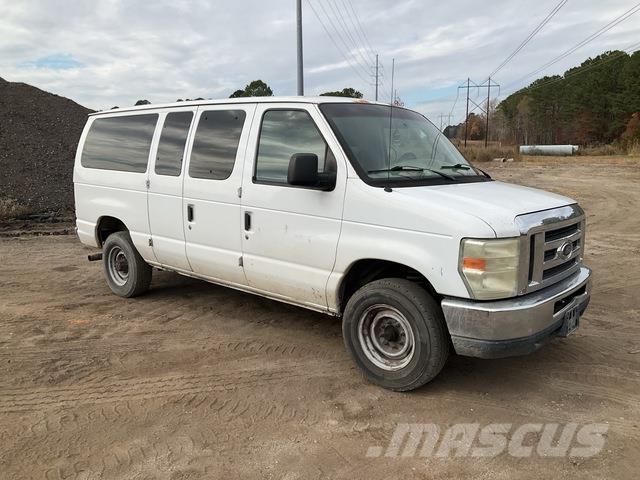 Ford E350 自動車