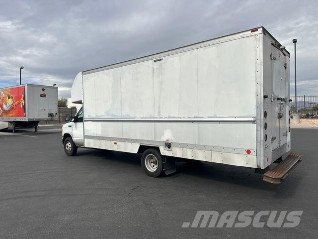 Ford E350 パネルバン