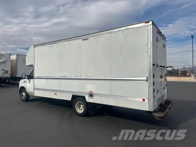 Ford E350 パネルバン