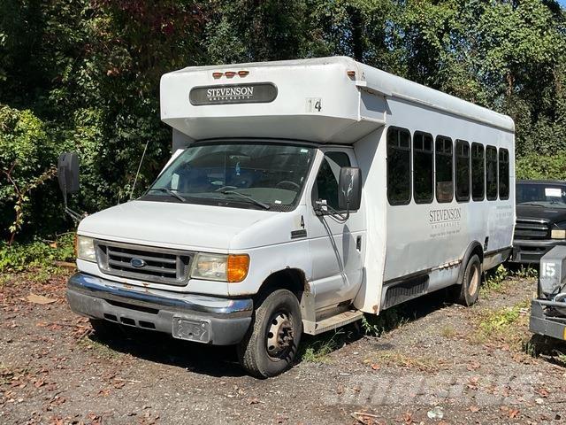 Ford E450 自動車