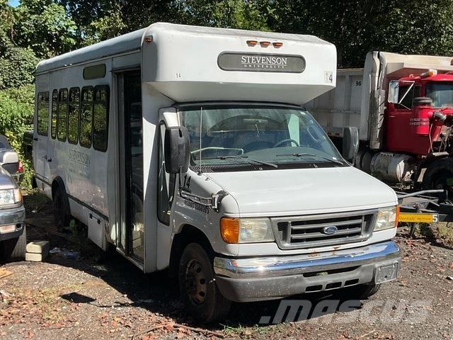 Ford E450 自動車