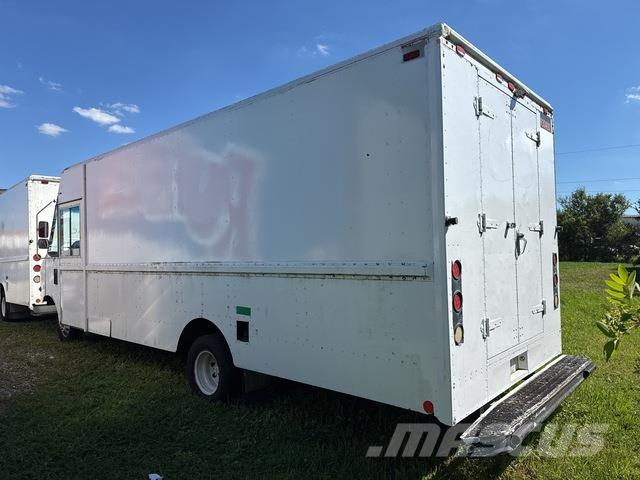 Ford Econoline ボックストラック