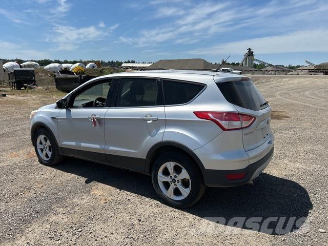 Ford Escape 自動車