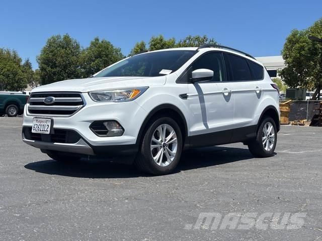 Ford Escape 自動車