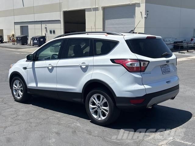 Ford Escape 自動車