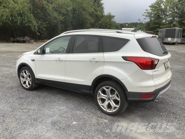 Ford Escape 自動車