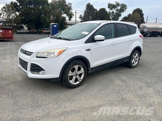 Ford Escape 自動車