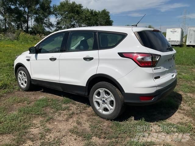 Ford Escape S 自動車