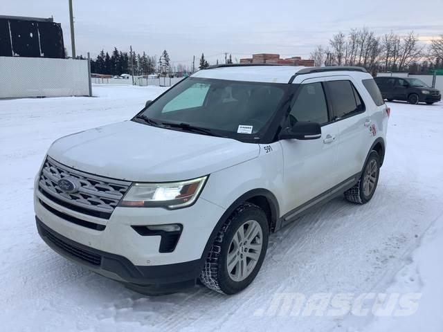 Ford Explorer 自動車