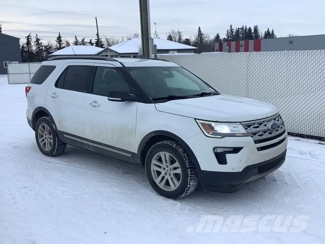 Ford Explorer 自動車