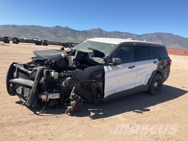 Ford Explorer 自動車