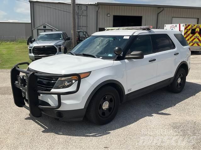 Ford Explorer 自動車
