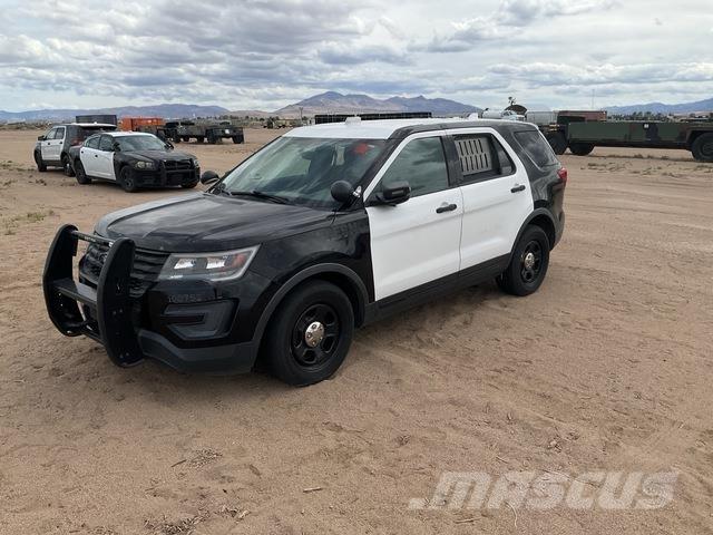 Ford Explorer 自動車