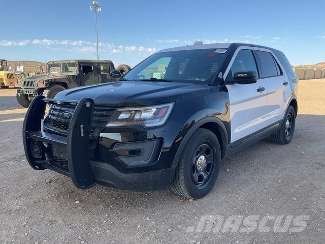 Ford Explorer 自動車