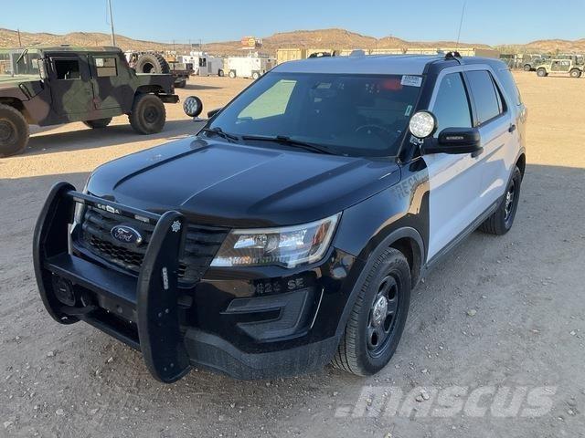 Ford Explorer 自動車