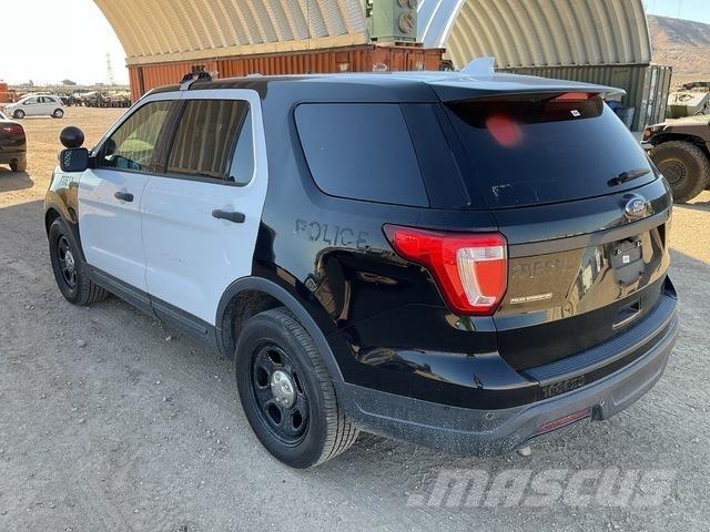 Ford Explorer 自動車