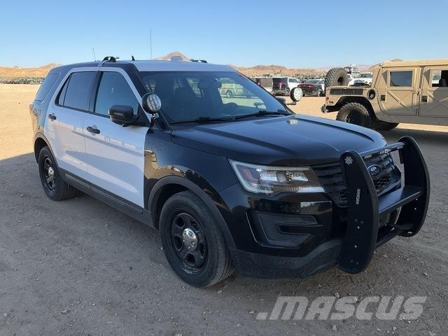 Ford Explorer 自動車