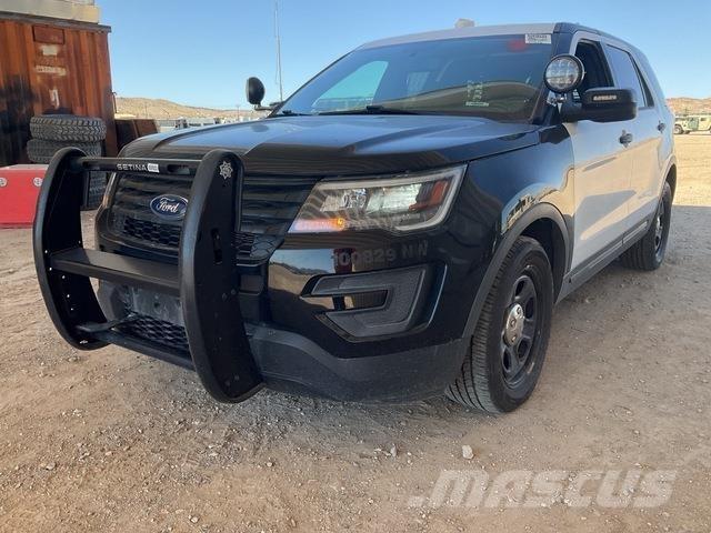 Ford Explorer 自動車